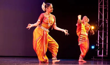 Pratimā: Reflection - Performance Photo