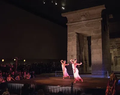 11 Jan 2015 Saṃyoga at Temple of Dendur, MET Museum, New York NY.