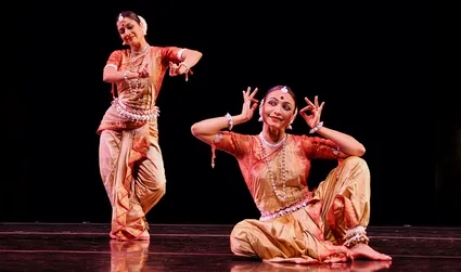 Pratimā: Reflection - Performance Photo